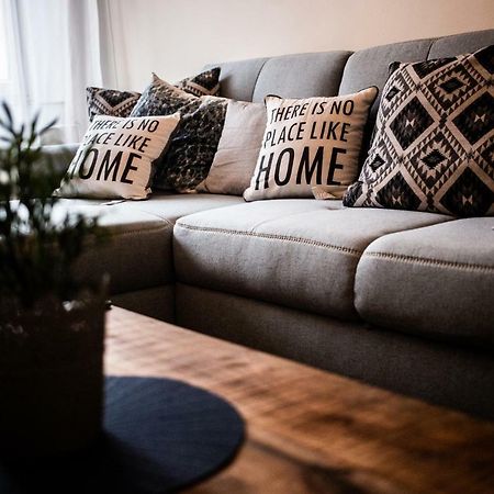 Art Downtown Alecsandri St Luxury Apartment ออราแด ภายนอก รูปภาพ