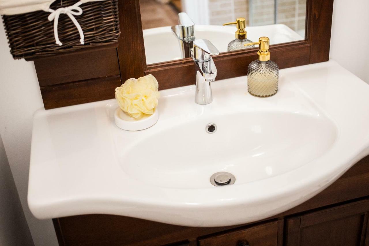 Art Downtown Alecsandri St Luxury Apartment ออราแด ภายนอก รูปภาพ