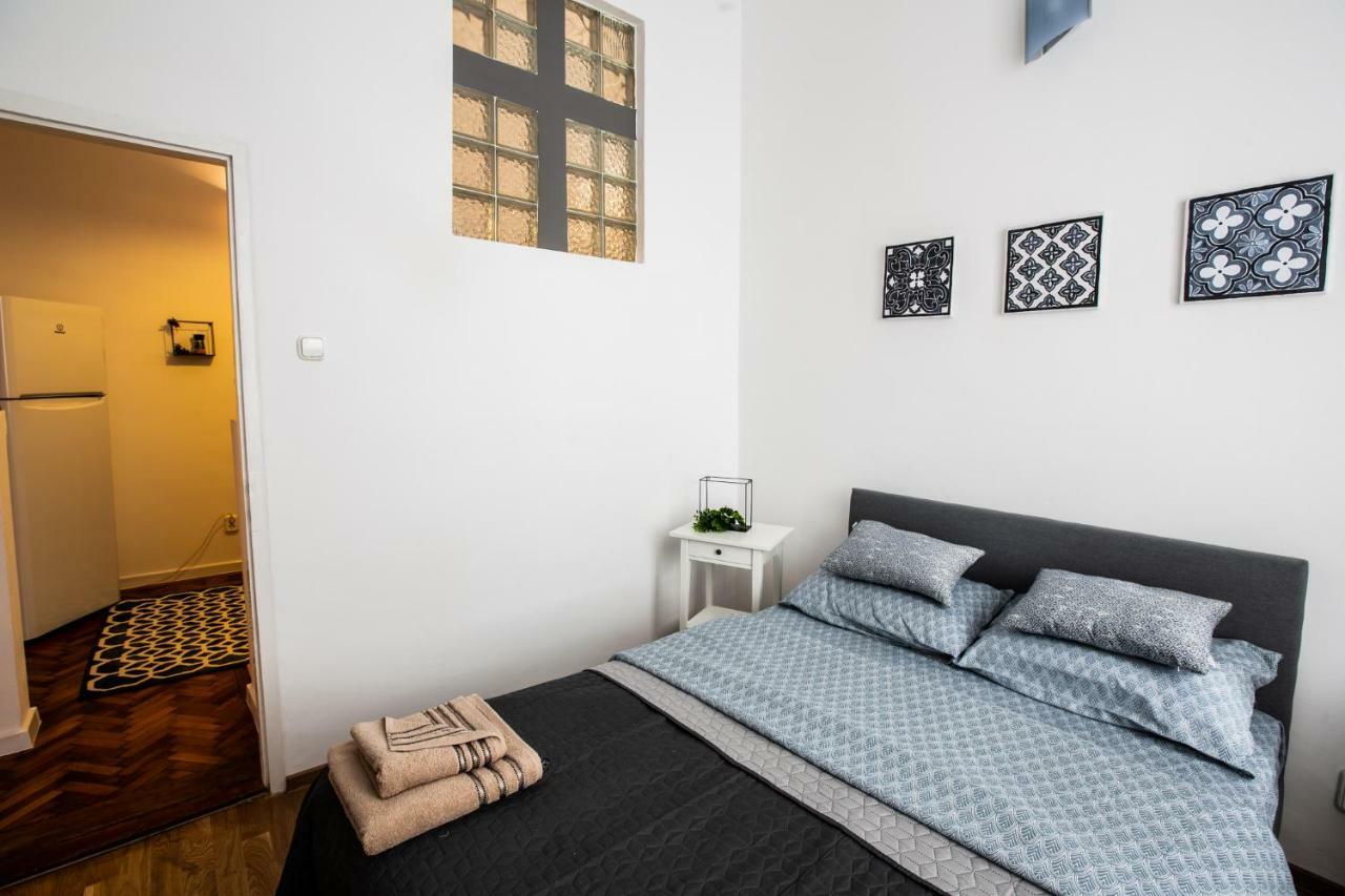 Art Downtown Alecsandri St Luxury Apartment ออราแด ภายนอก รูปภาพ